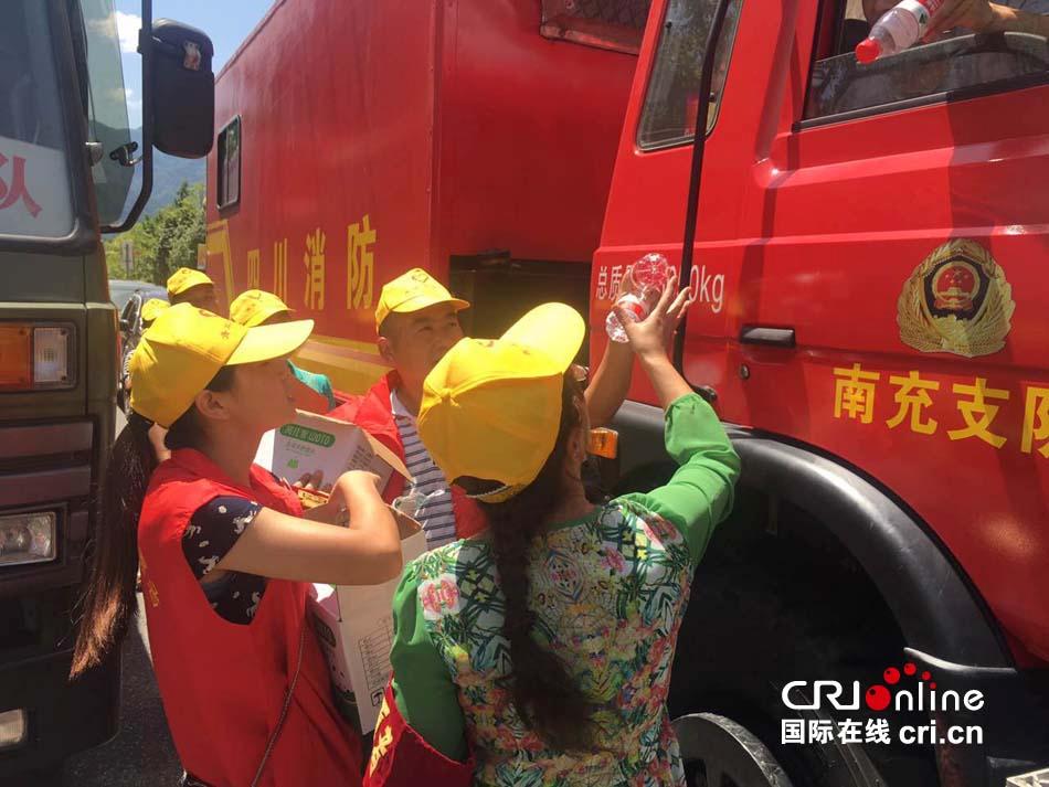 国模被摄影师啪啪呻吟