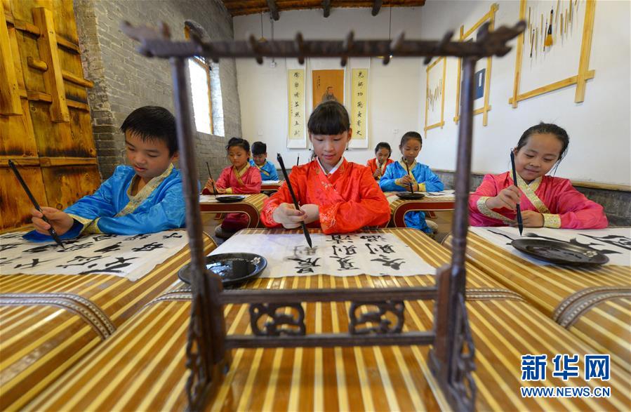 大尺度吻胸吻奶头揉捏奶电影