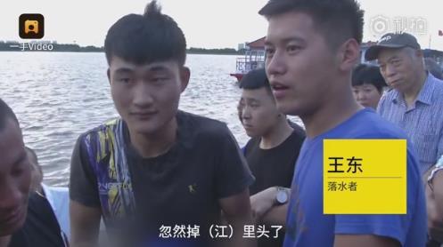 空姐短裙偷拍