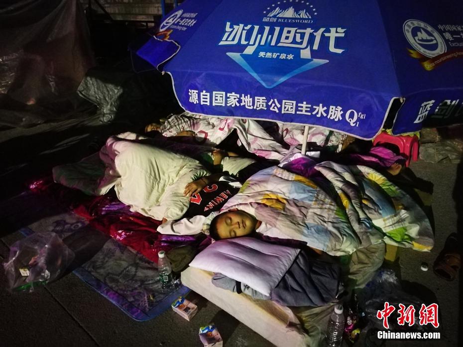 靠逼视频下载
