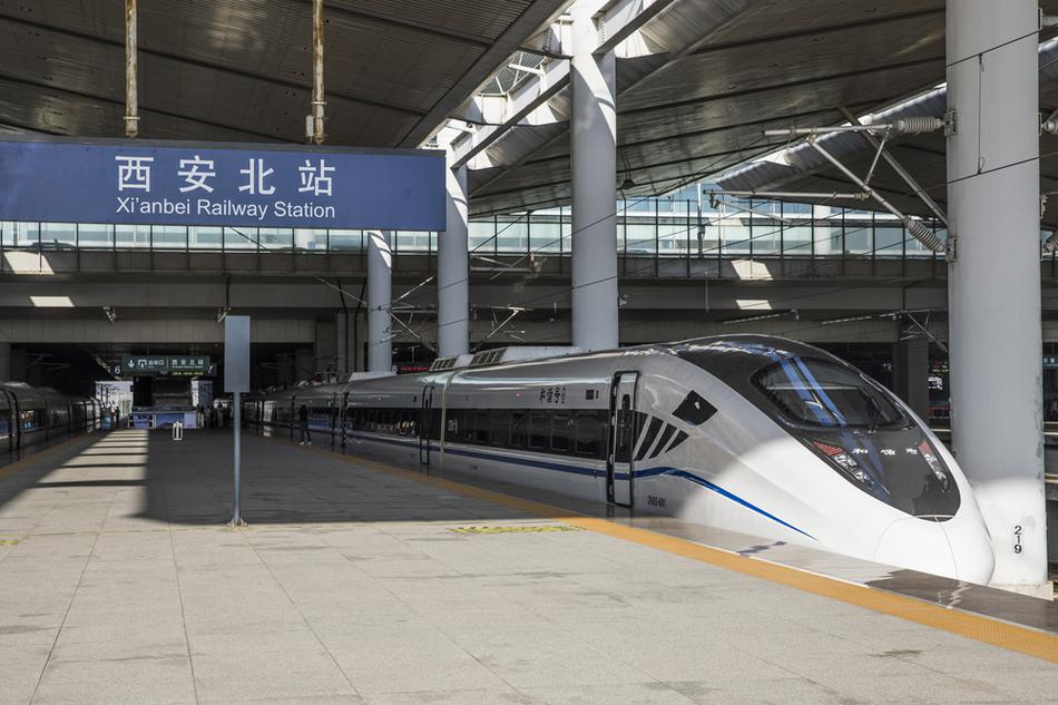 老师扒下内裤让我爽了一夜袁老师