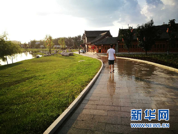 成人亚洲A片V一区二区三区蜜月