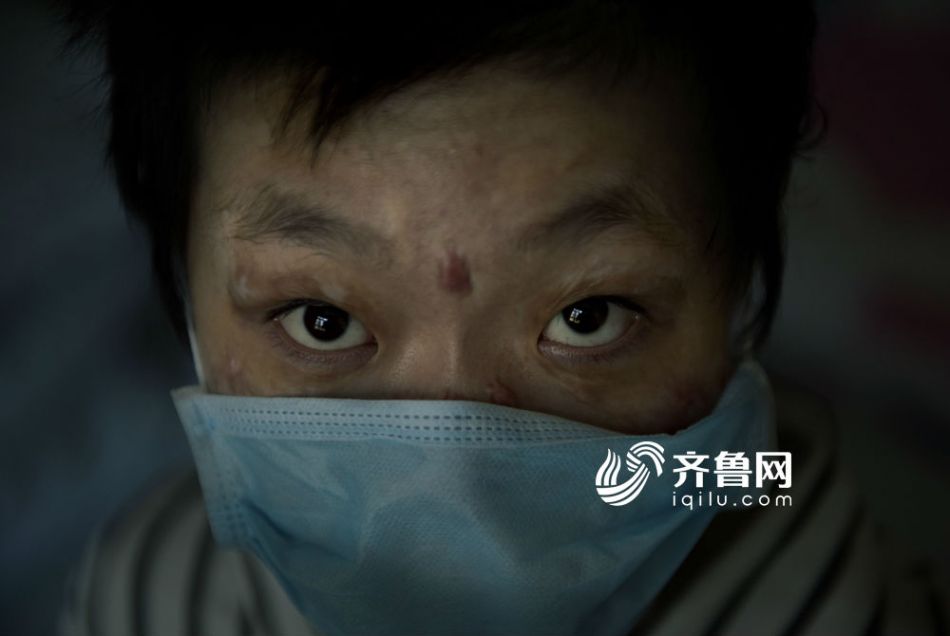 靠逼免费