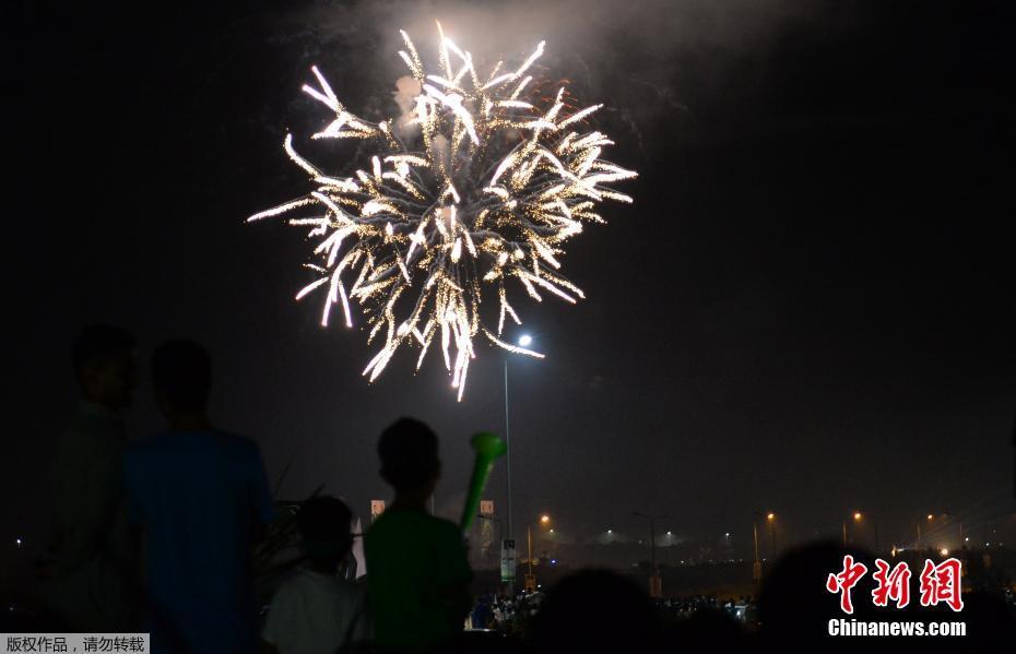国模吧嫩模淡毛私拍视频