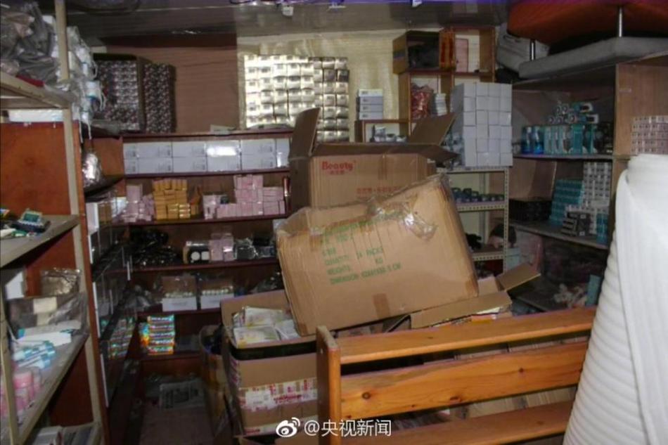 日本卖媱BBT护士多毛郊小