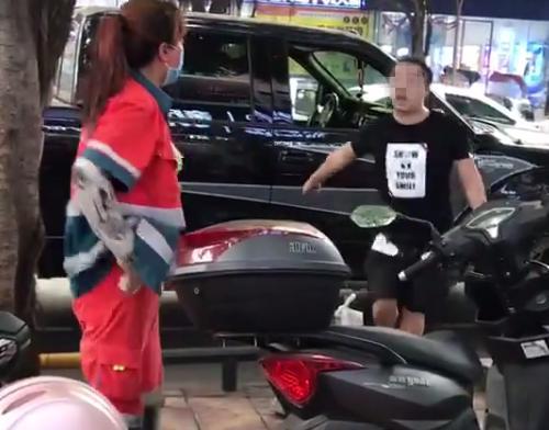 白丝可莉 扒腿爽出白色液体