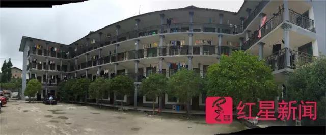 与亲女洗澡时伦了2次