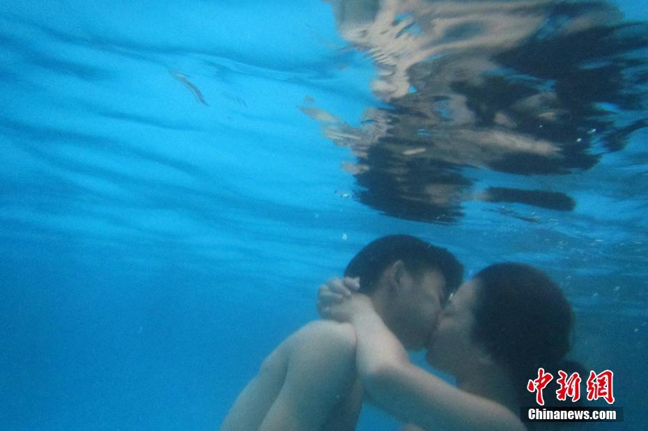 亚洲奶大毛多的老太婆
