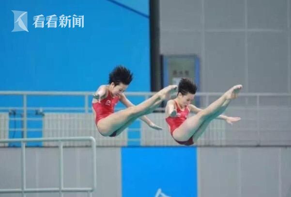 輝月杏梨