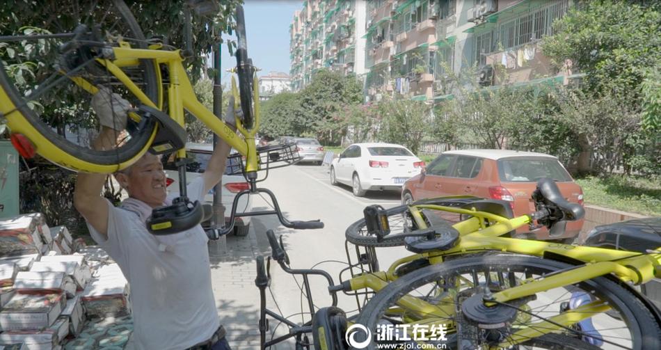 看多人乱淫毛黄三级片