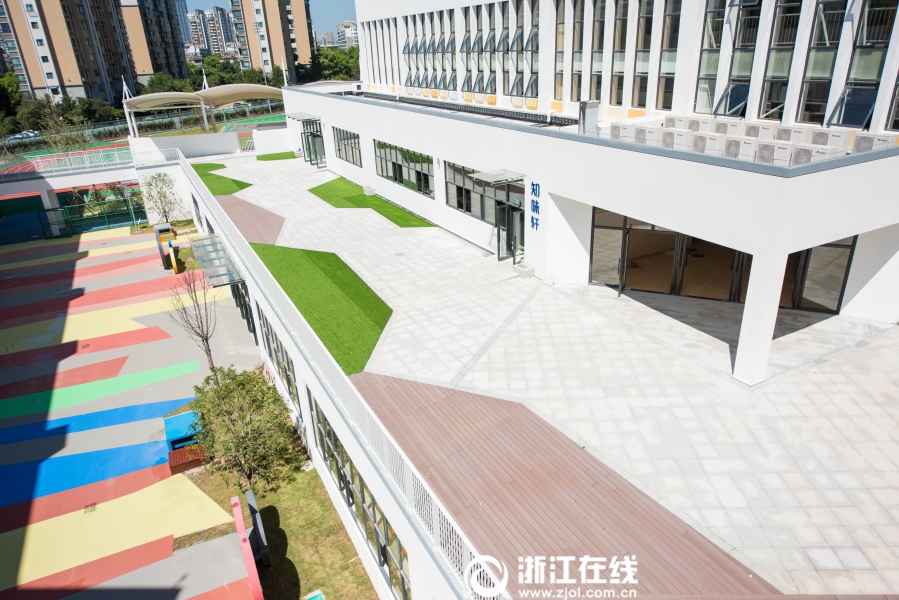 大地资源二中文在线观看免费版高清