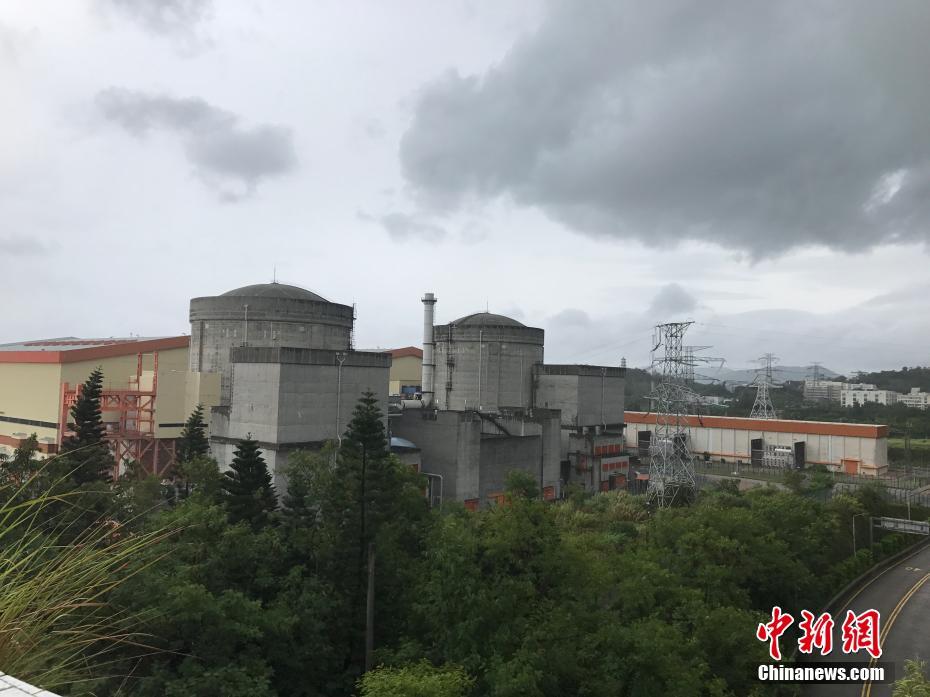 娇妻当我面被黑人3p