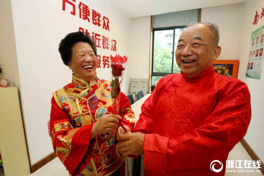 91国偷自产一区二区三区水蜜桃