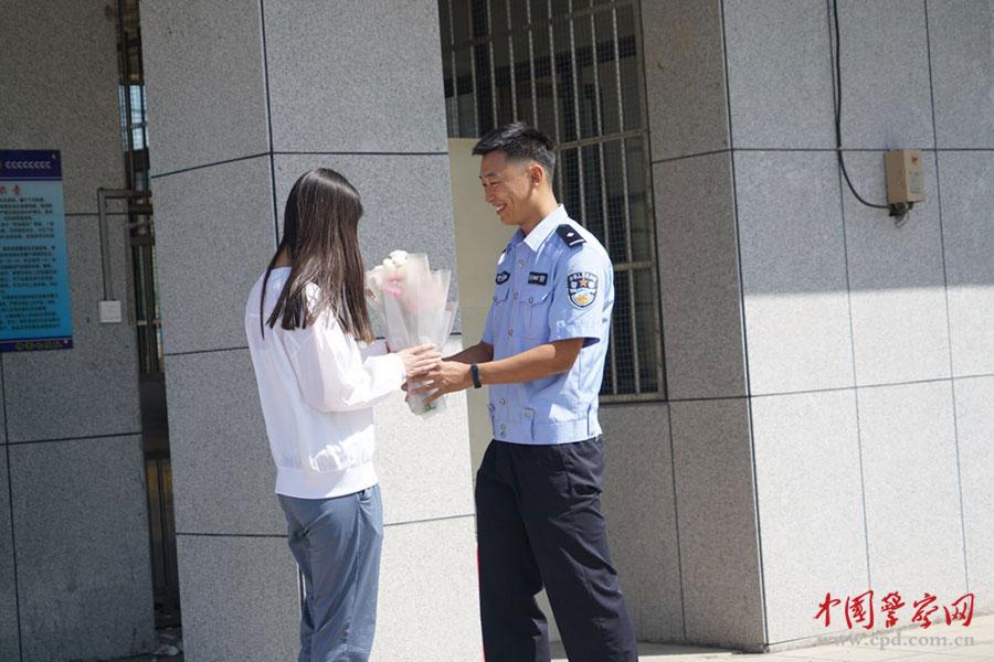 黄色网站上视频