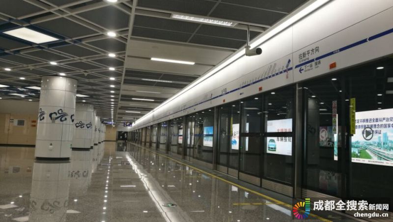 高速堵车现场秒变Su7车展