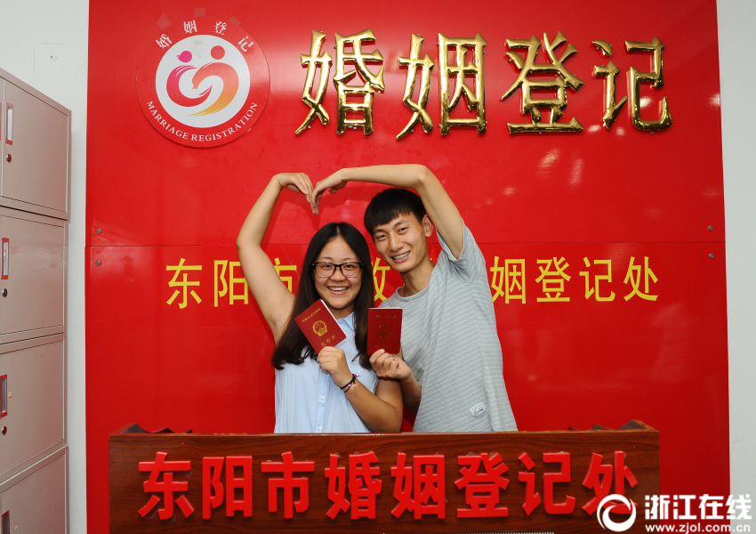 欧美老女人黄色片