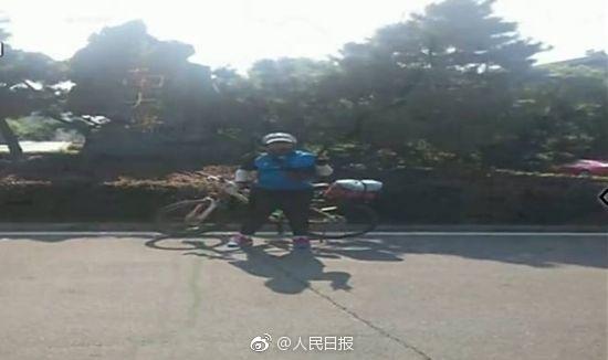 泰国人妖手淫黄色视频