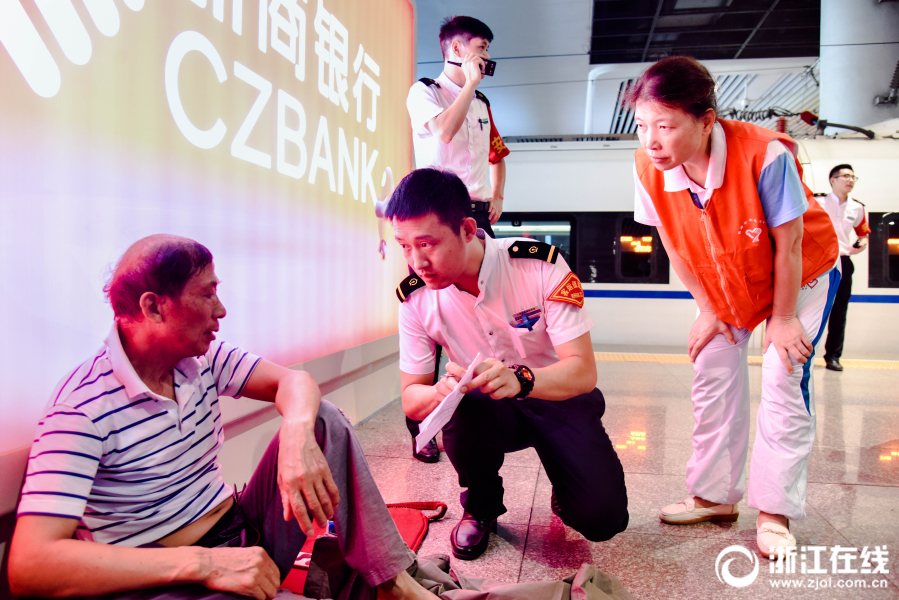 黄色网站在线观看Com