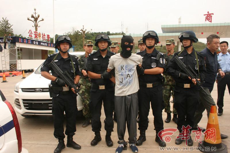 惩罚女仆扒开 打屁股