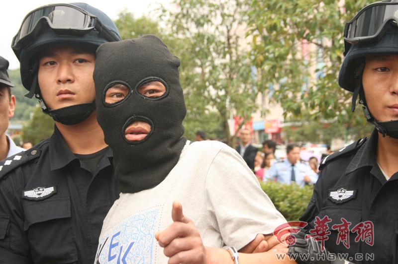 一女老师三级片拍拍