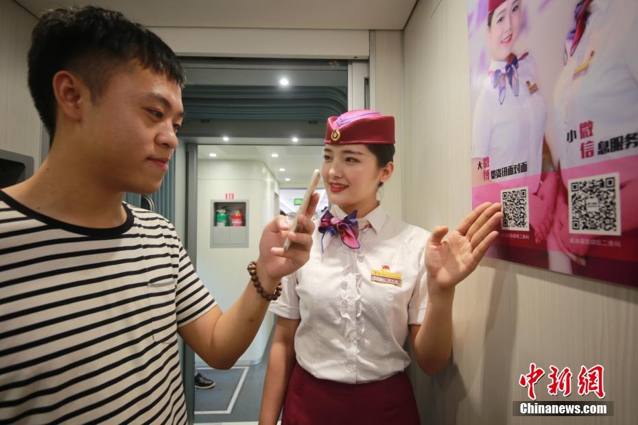 男仆撑开 让人玩弄