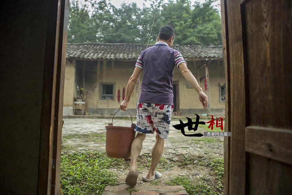免费的女同潮吹色情电影