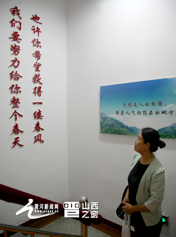 wc女厕撒尿tv女厕偷拍