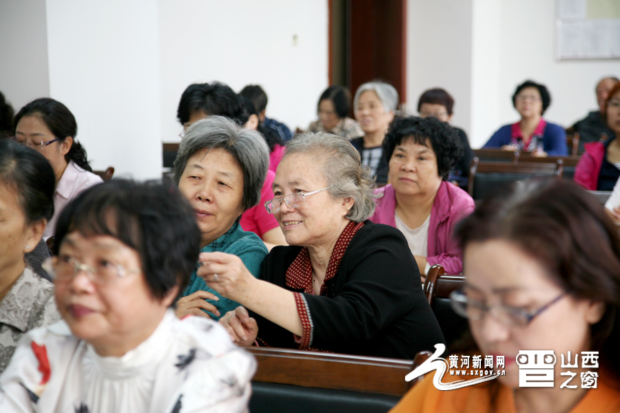 把她带去乳刑室用乳刑折磨