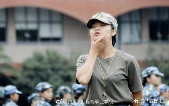 Freex性欧美中年妇女