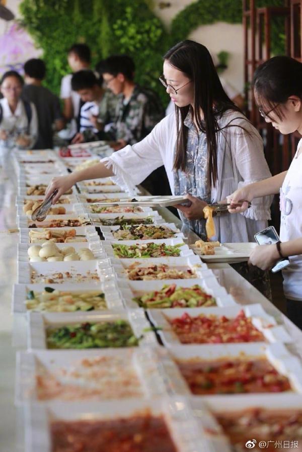 六十岁老熟妇淫乱视频