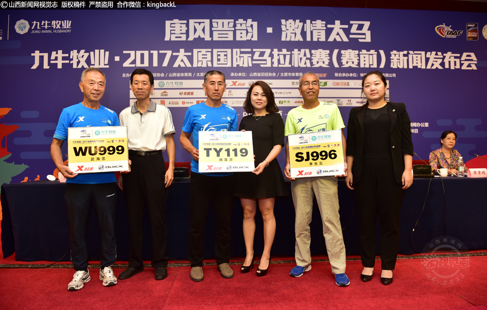 老师撩起裙子让我捅