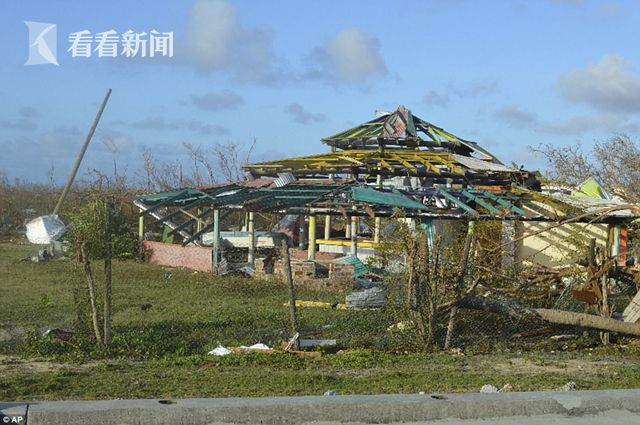 艳妇荡岳丰满交换做爰电影