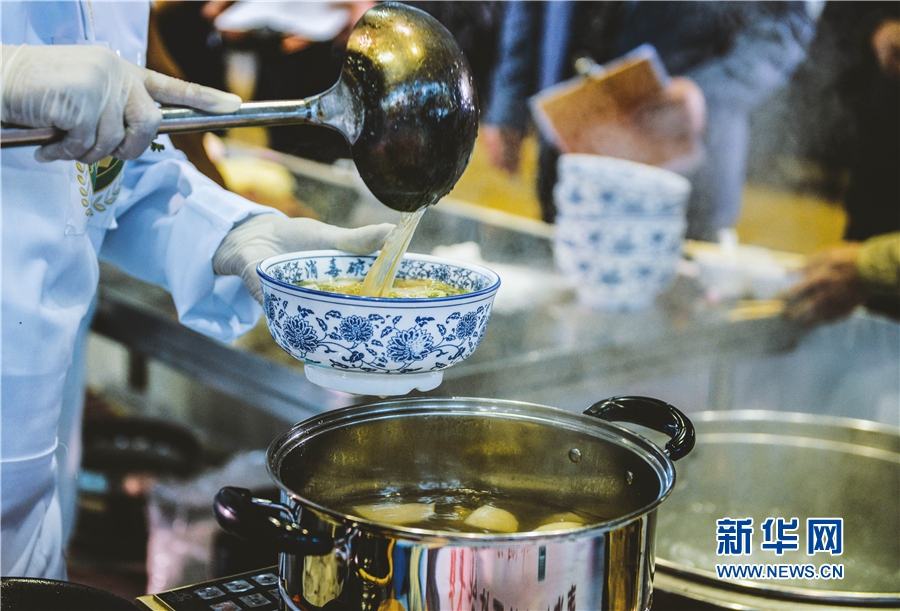 女性100%裸露全胸动漫