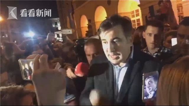 美女被扒 玩奶头