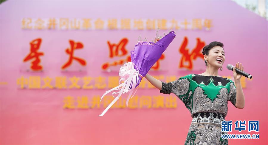 动漫 蚑女 得到 巨乳 吸