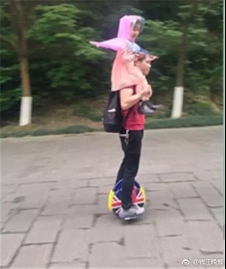 护士空姐性爱乱交片