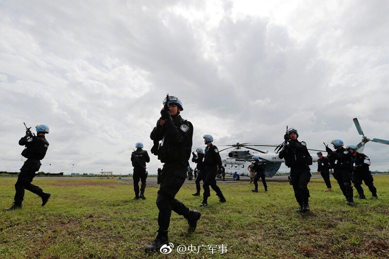 搜索胖女人黄色淫秽录像