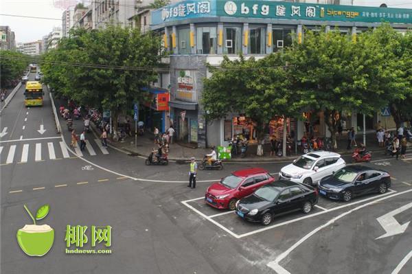 班长露出 强行被男生揉