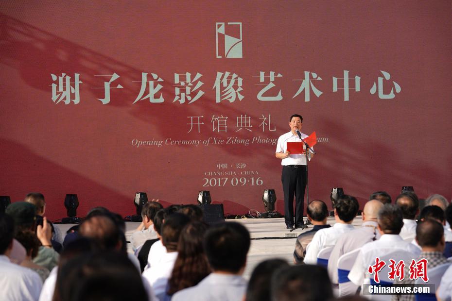 全家人肛交老女人小说