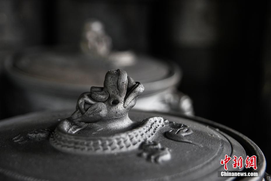 在学校用跳蛋自慰