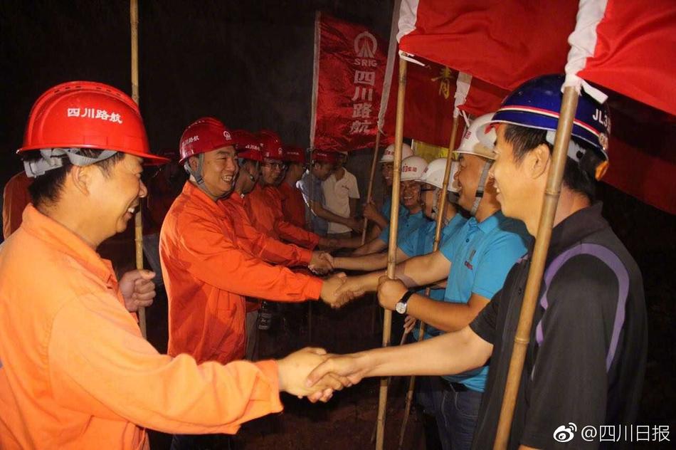 Free性丰满白嫩白嫩的Hd