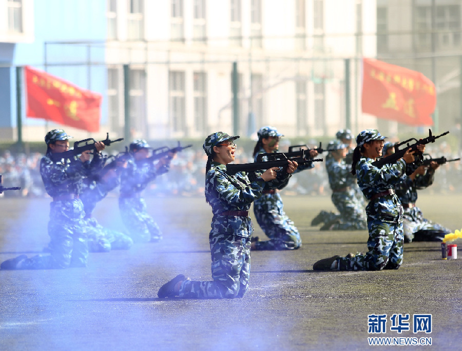 变态撕开内衣 吸屁股