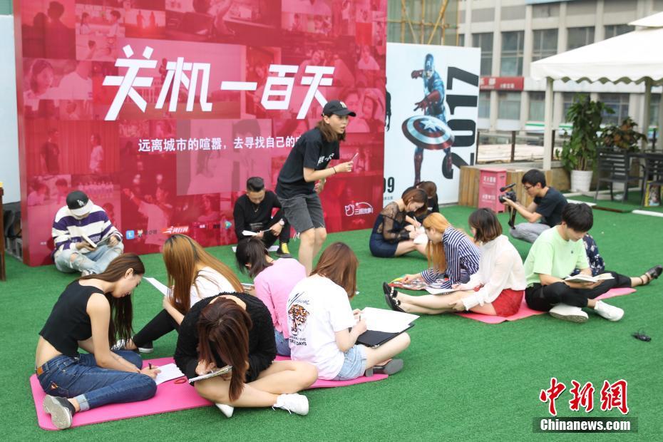 俄罗斯女兵性裸交