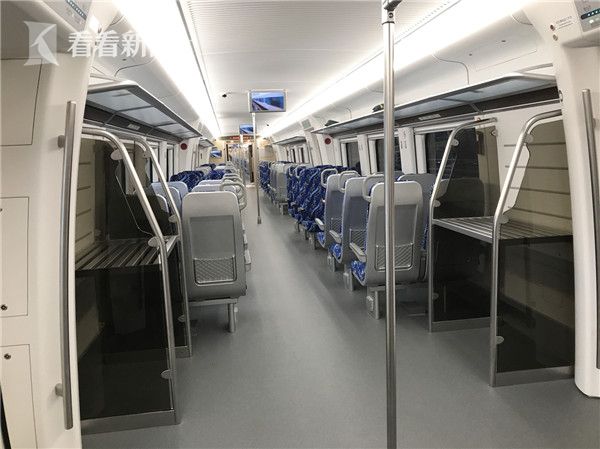 娇妻玩4P被3个男子伺候电影