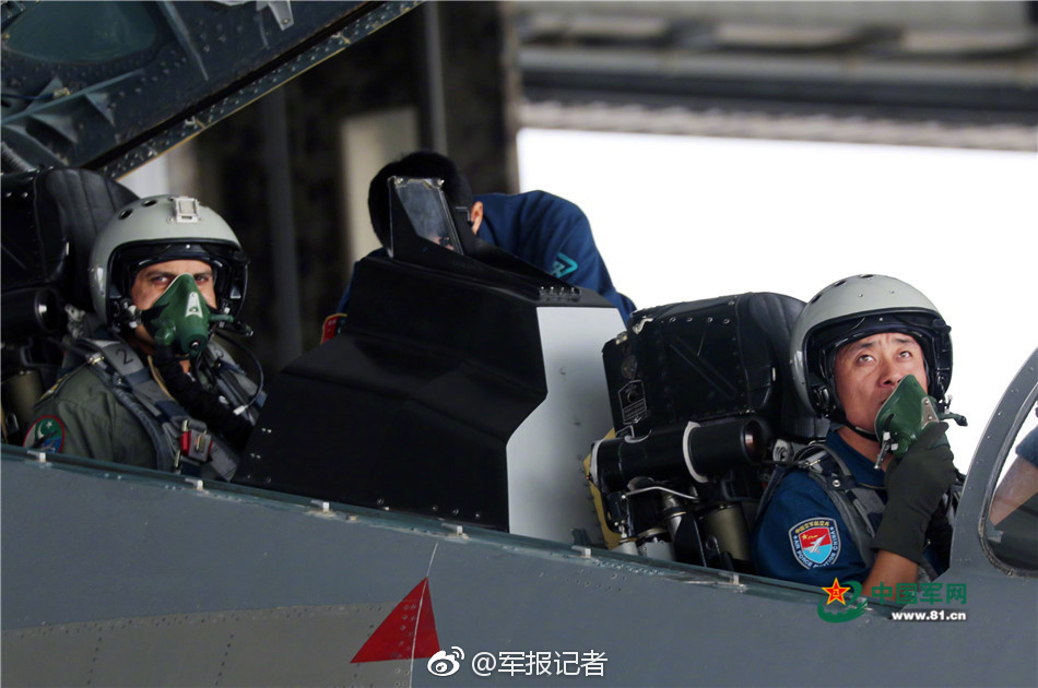 免费的女同潮吹色情电影