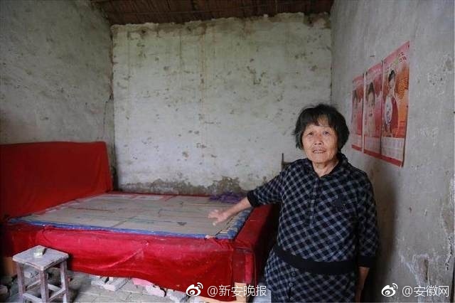 女明星裸體