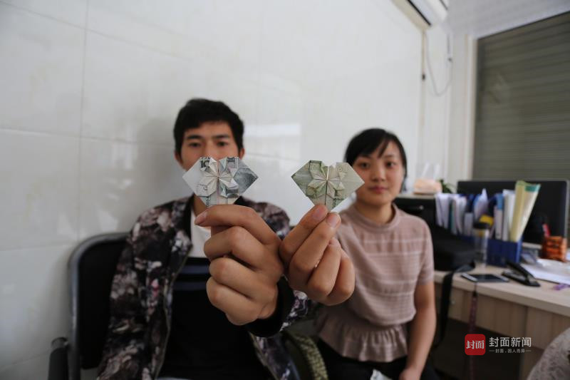 岳的乱浴室激情