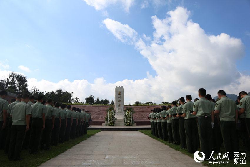 游泳女教练漏点
