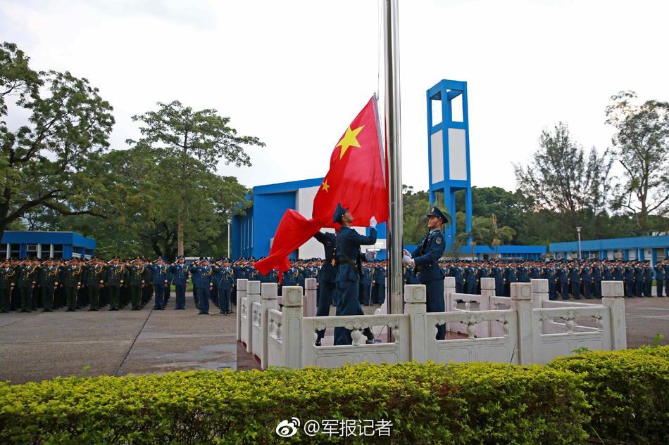 请放一个乌克兰美女拍黄色片女人的逼大旮瘩和男人靠逼一级片