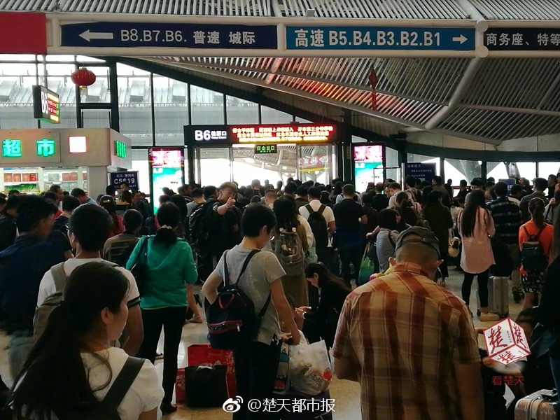 八重神子被 吸乳羞羞动漫